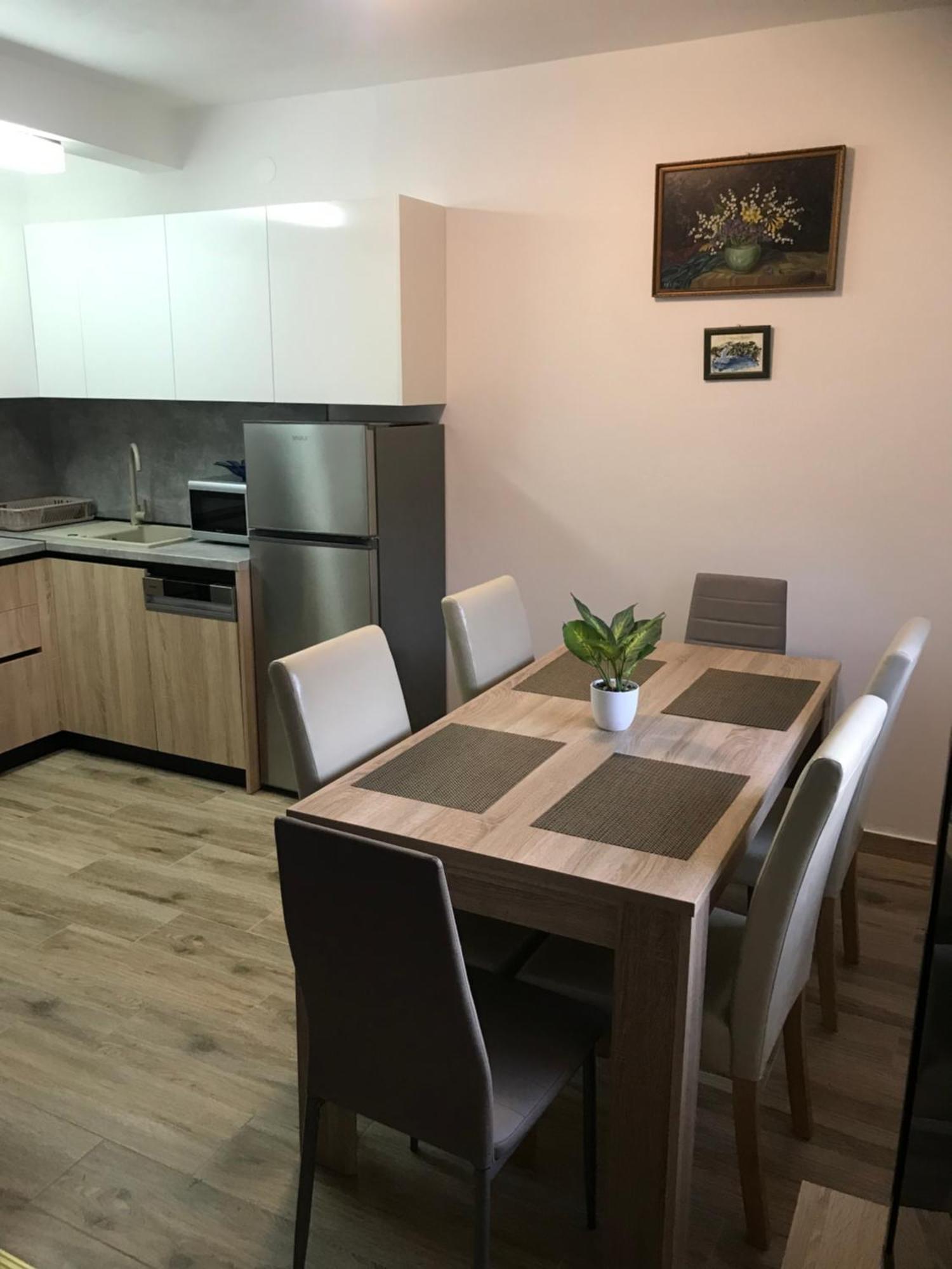 סמולג'אנאק Apartments Renata מראה חיצוני תמונה